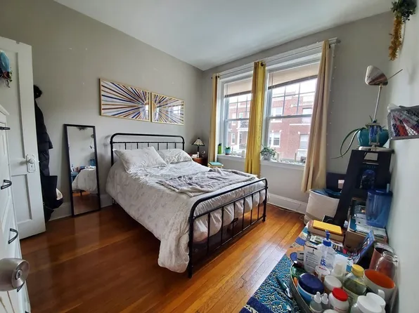318 Summit Ave APT 8, Brighton, MA 02135