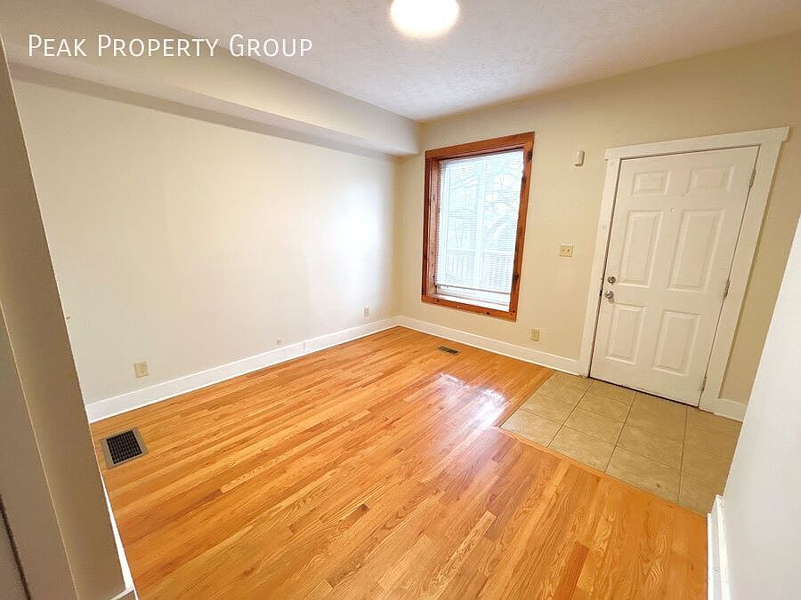 1st image of 1366-1368 Indianola Ave