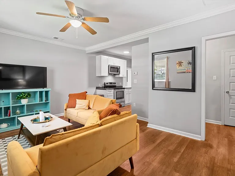 41 Lawton Ave — Photo 5