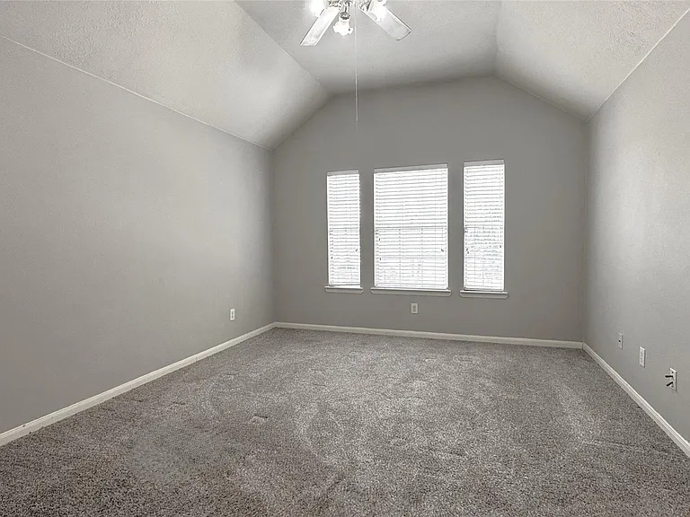 4243 Daisy Meadow Dr — Photo 9