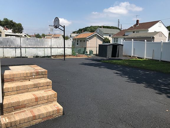 5th image of 818 Joralemon St