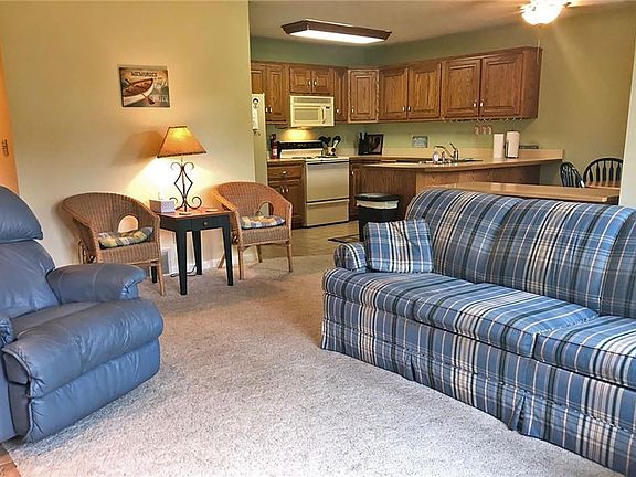 5th image of 111 W Lakeshore #8B