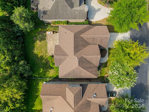 3rd image of 7345 Edenbridge Ln
