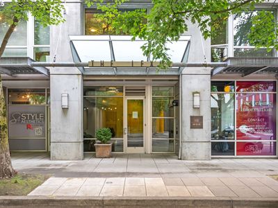 1125 NW 9th Ave APT 320, Portland, OR, 97209