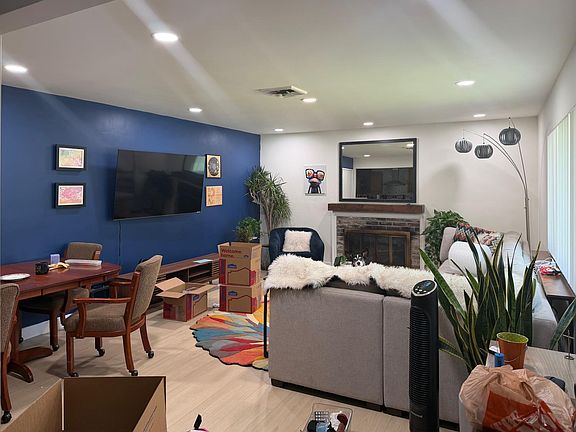 3rd image of 5706 Hoffman Ln