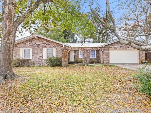 1810 Rattan Palm Dr, Niceville, FL 32578
