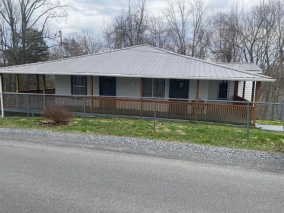 2nd image of 1016 Wolf Creek Rd