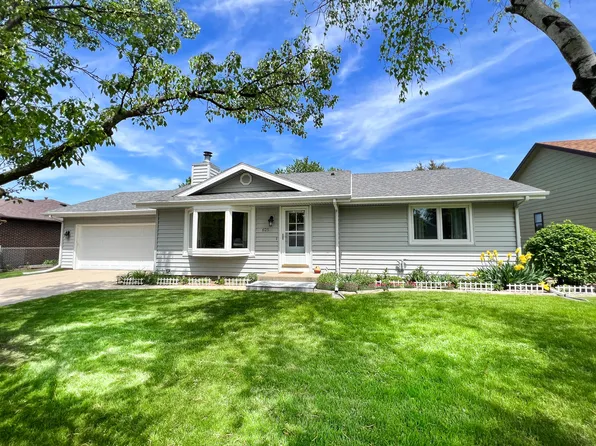 625 Onyx St, Ames, IA 50010