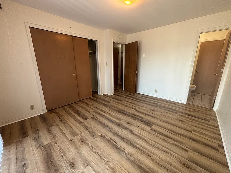 907 E 12th Ave #124 — Photo 7