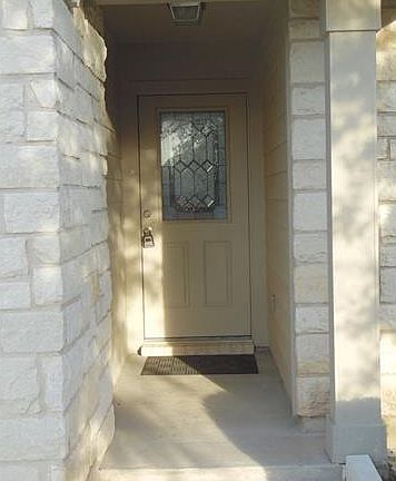 2nd image of 318 Baldwin St
