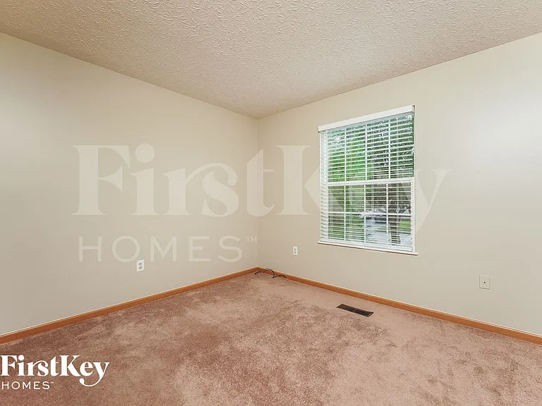 426 Flat River St — Photo 10