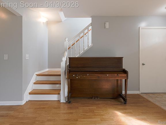 5th image of 1654 River View Dr