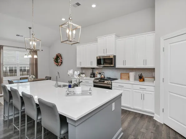 208 Doe Meadow Ln, Elgin, SC 29045