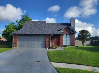 105 Sunrise Ct, Victoria, TX 77901