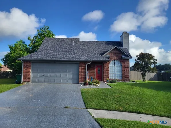 105 Sunrise Ct, Victoria, TX 77901