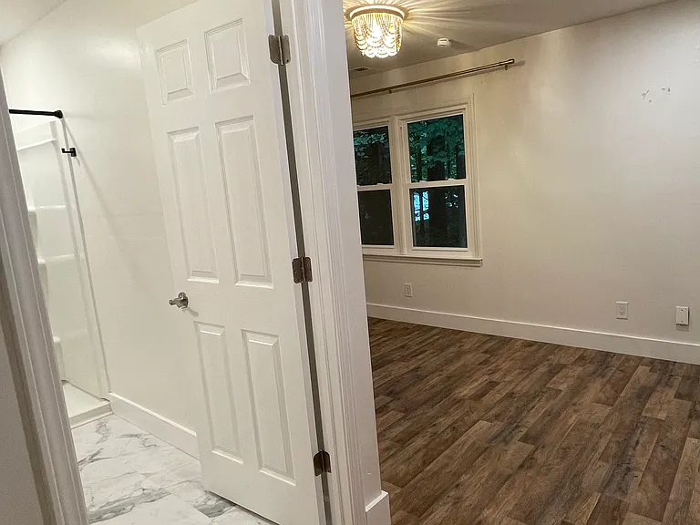 402 Forest Ct — Photo 16