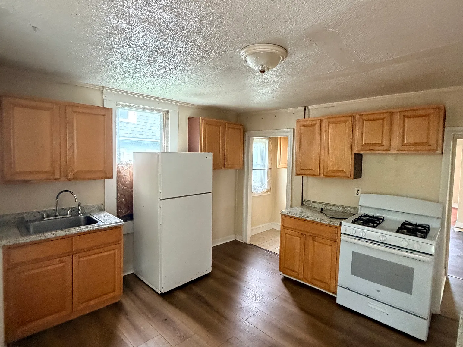 3 bed, $1,750 — Photo 1