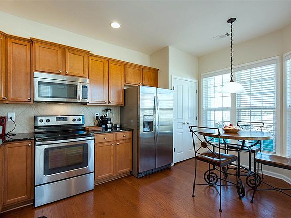 5th image of 1070 Summer Station St