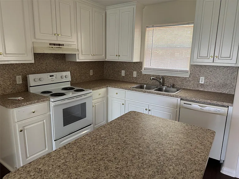16310 Long Valley Ct — Photo 7