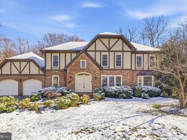 8661 Chase Glen Cir, Fairfax Station, VA 22039