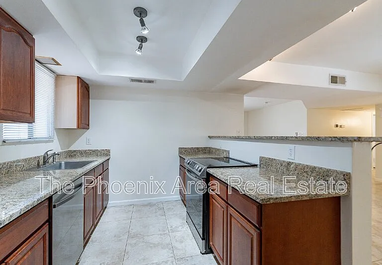 1001 E Campus Dr — Photo 25