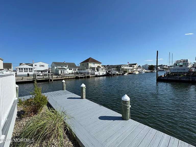 31 Navarra Dr — Photo 23