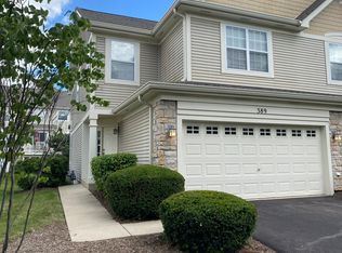 389 Vaughn Cir, Aurora, IL 60502