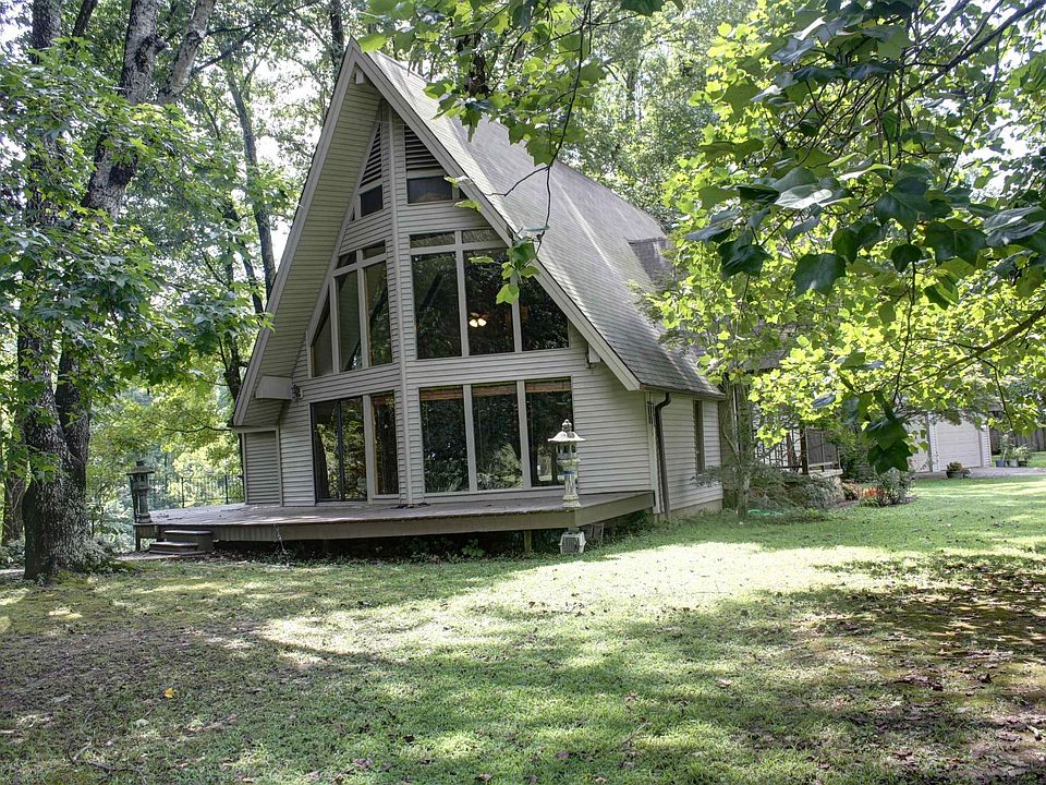 1st image of 399 River Dr