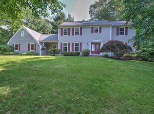 16 Ogden Ct, Middletown, NJ 07748