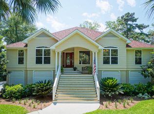 7 Tuscarora Ave, Beaufort, SC 29907
