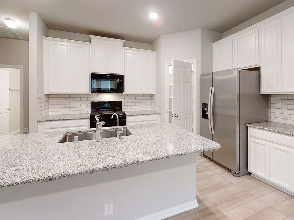 Lago Mar - Franklin Interior Image 1
