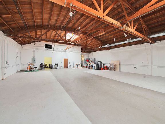 3rd image of 545 W Garfield Ave