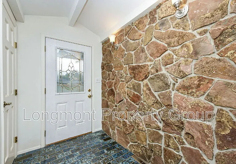2336 Smith Ct — Photo 18