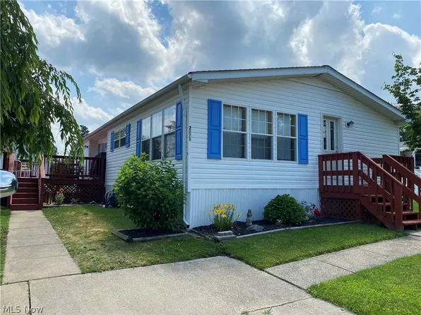 2671 Lake Breeze Dr, Madison, OH 44057