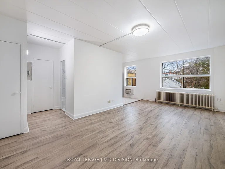 325 Sammon Ave #102 — Photo 10