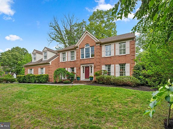 2nd image of 753 Oakwilde Ct