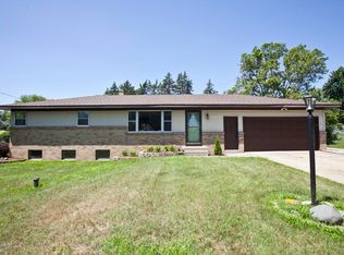 7431 Coconut Dr, Jenison, MI 49428
