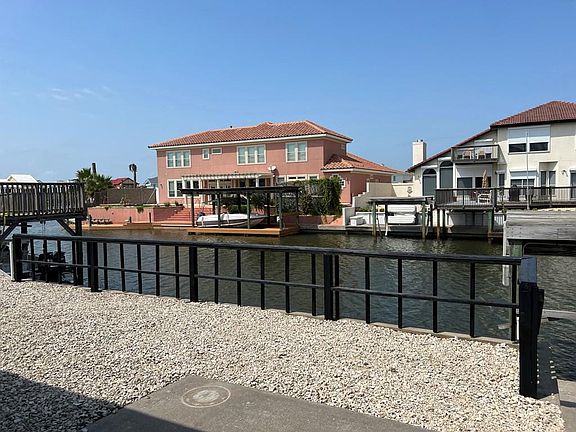 4th image of 13810 Doubloon St