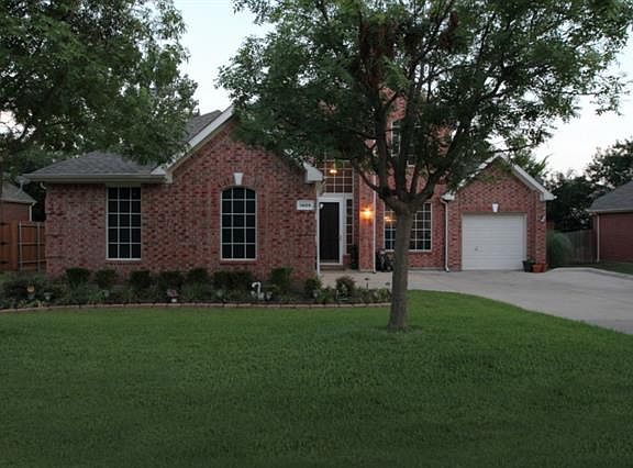 2nd image of 1409 Glen Hollow Ln
