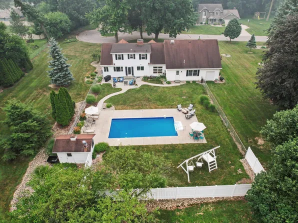 59 Ridgemoor Rd, Coldwater, MI 49036