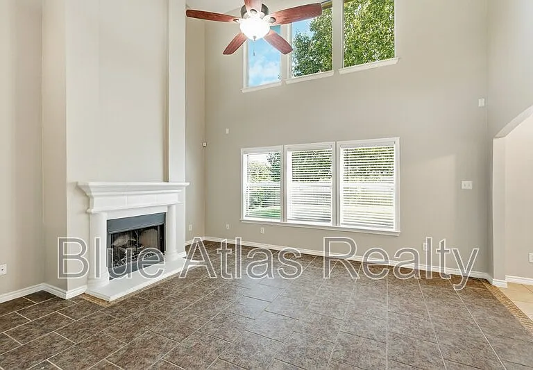 601 Steerman Ct — Photo 4