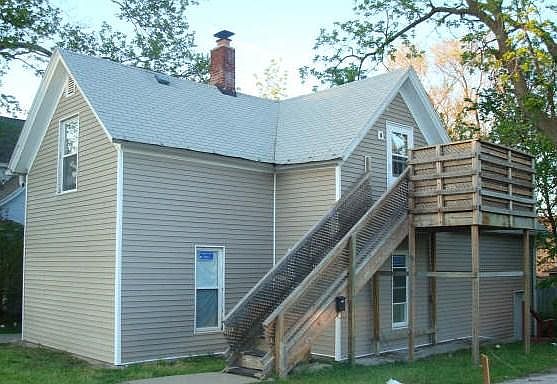 3rd image of 212 S Hill St