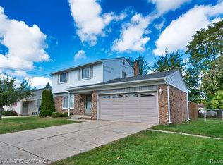 13623 Hillsdale Dr, Sterling Heights, MI 48313
