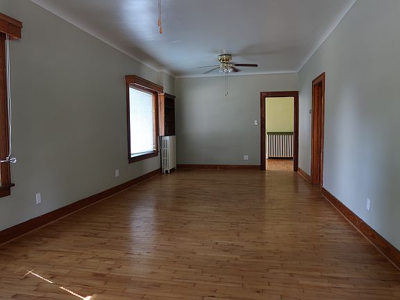 4th image of 625 S 1st Ave