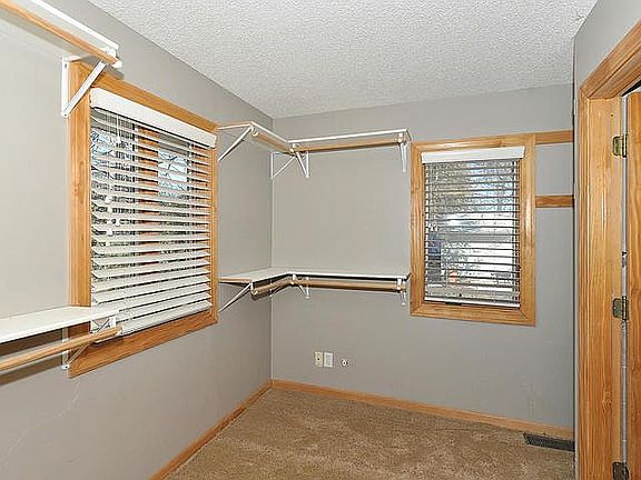 4th image of 170 Brentwood Ave