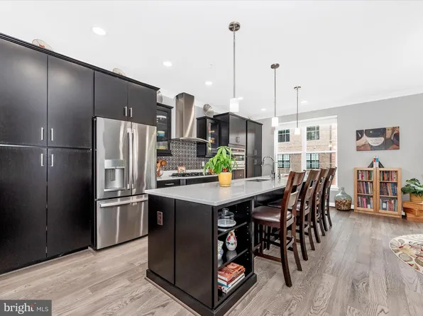 521 Triggerfish Dr, Oxon Hill, MD 20745