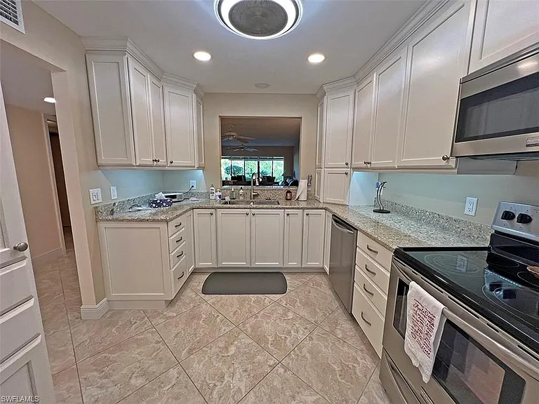 15400 Cedarwood Ln #102 — Photo 9