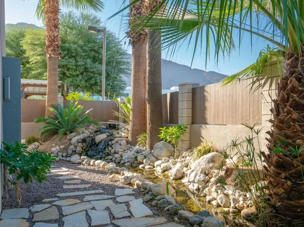 588 E San Lorenzo Rd APT 104, Palm Springs, CA 92264