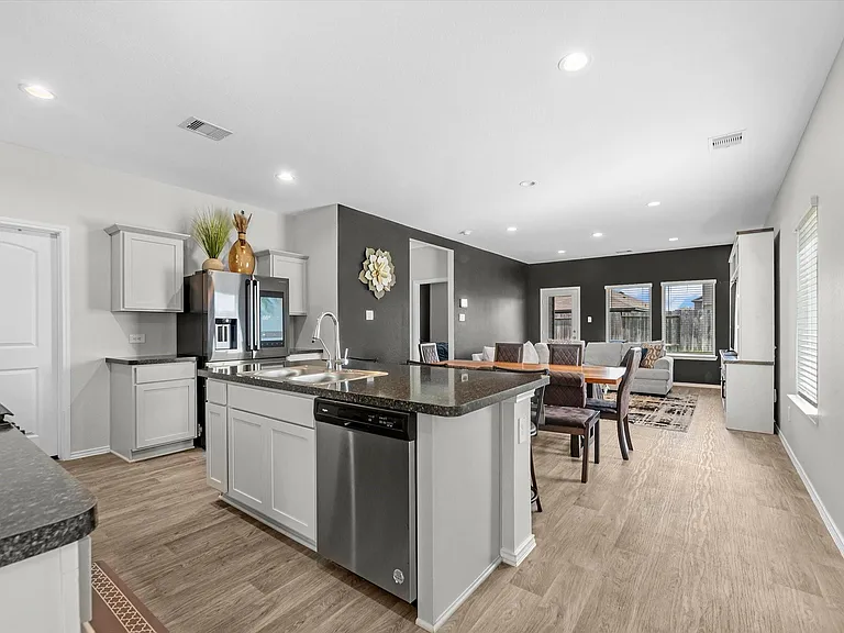 5455 Pinetree Crescent Ln — Photo 10