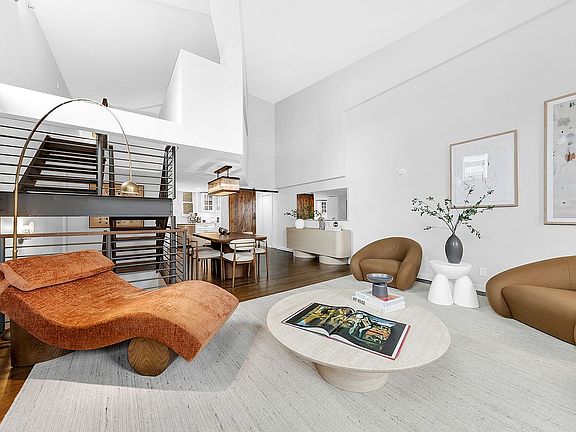 5th image of 305 2nd Ave APT 716